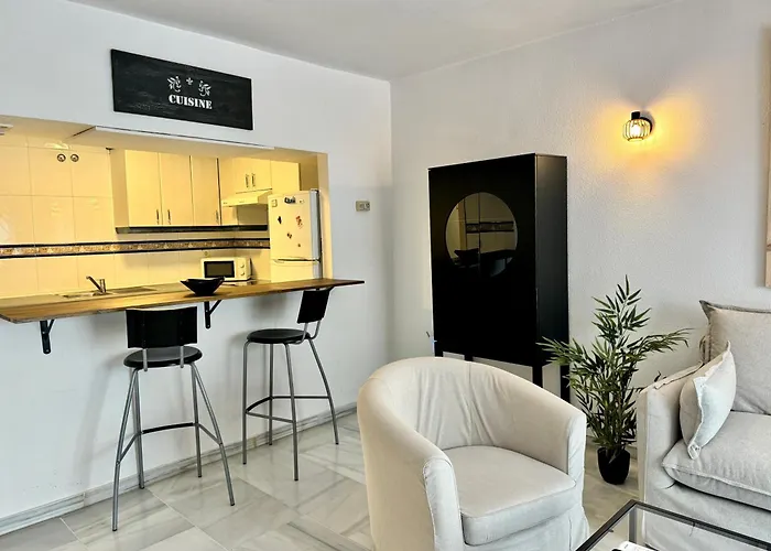 Rs 16 Ii Center Of By Eaw Homes Μαρμπέλλα